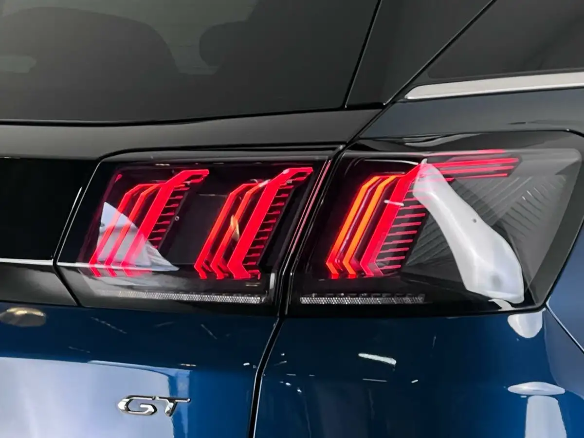2021-peugeot-3008-suv-12-puretech-gt-eat8-big-7