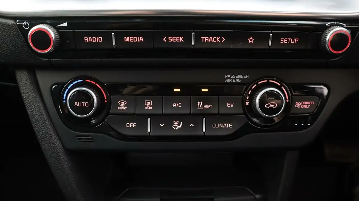 2022-kia-niro-ev-e-2-big-12