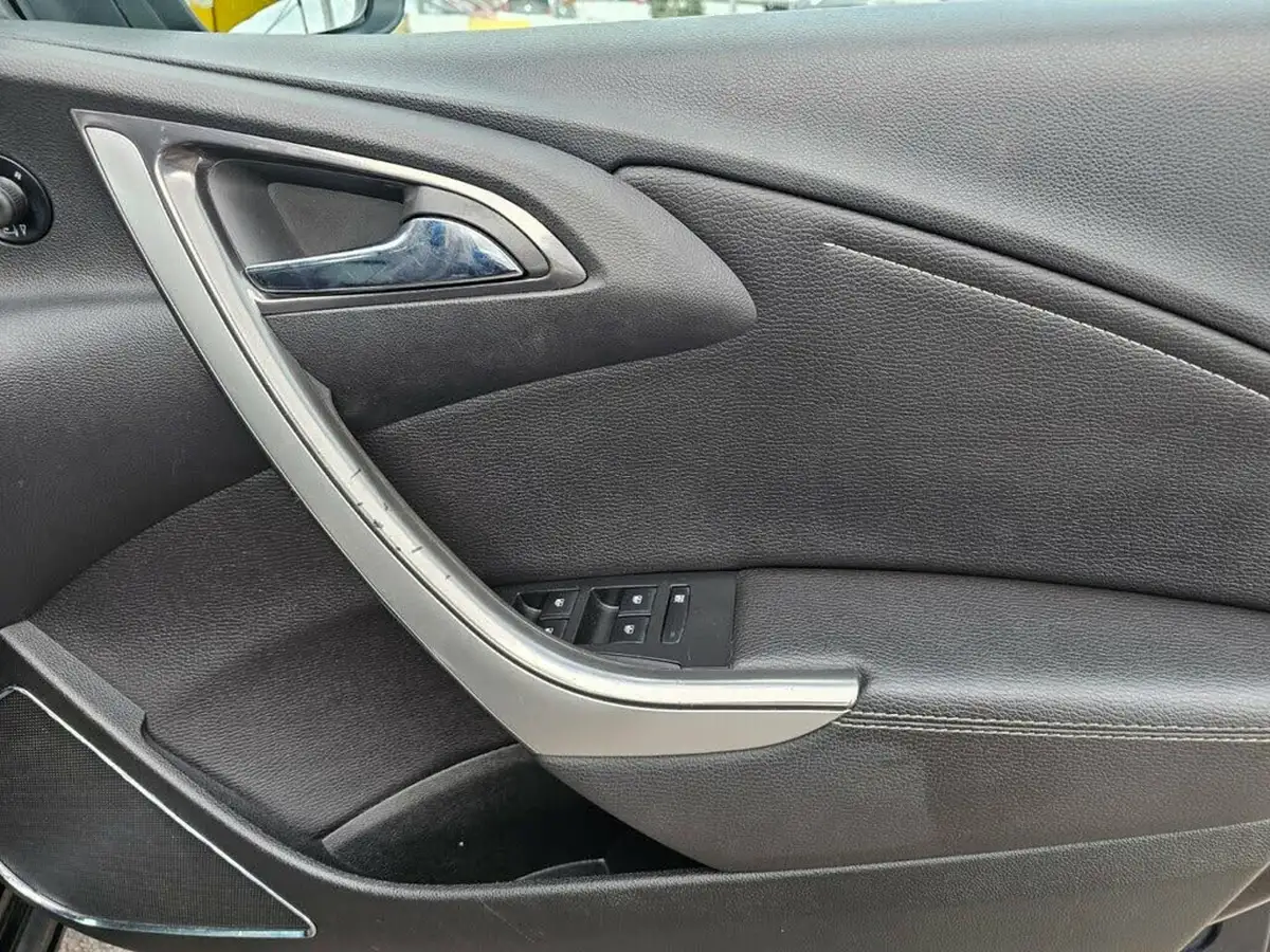 2010-vauxhall-astra-16-elite-16v-vvt-115ps-auto-big-9