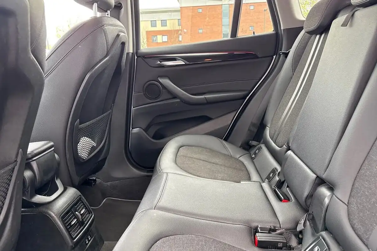 2021-bmw-x1-15-sdrive18i-sport-big-33