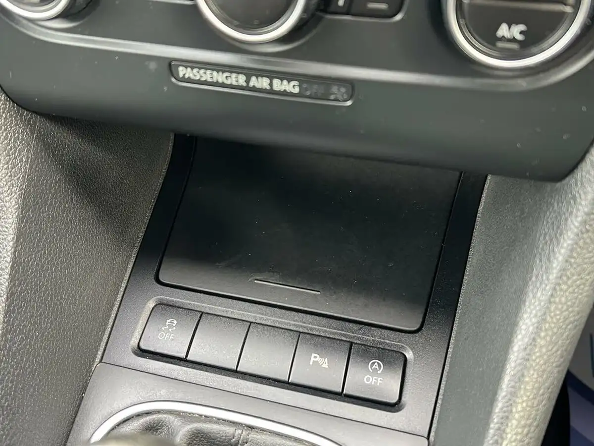 2015-volkswagen-golf-20td-se-big-41