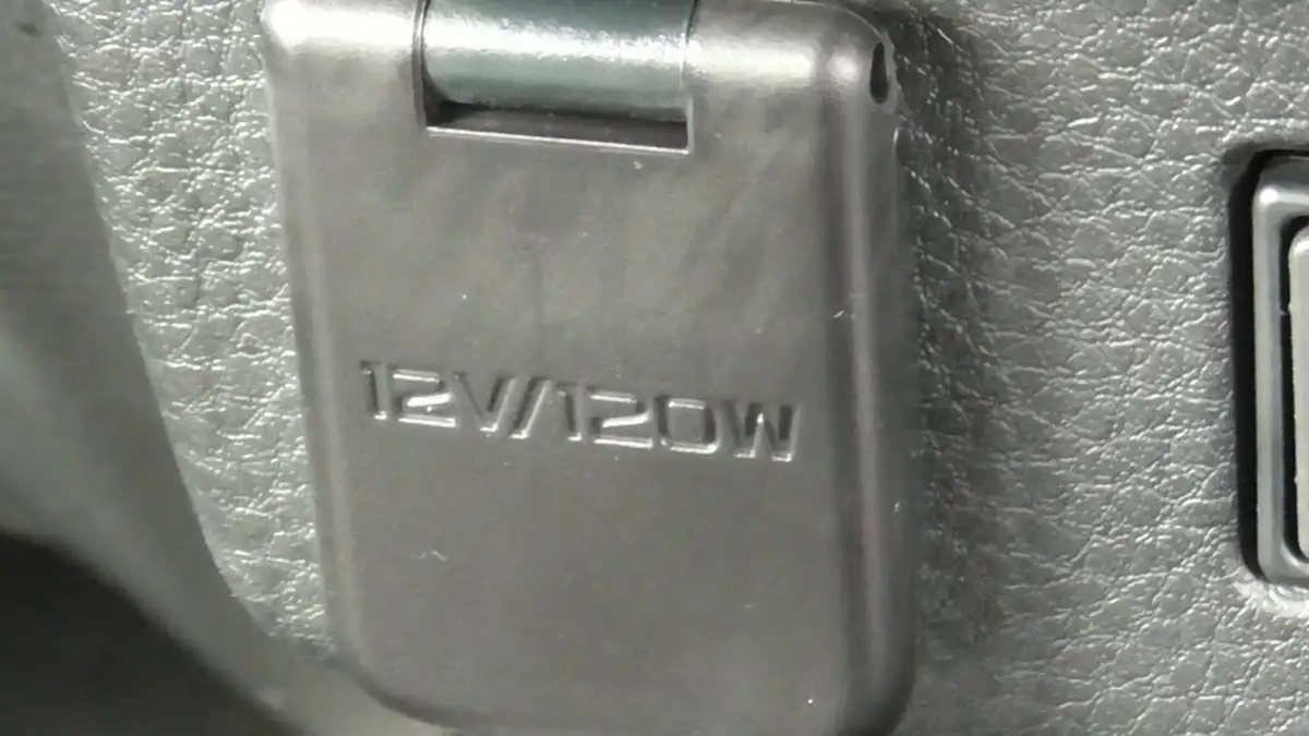 2024-isuzu-d-max-19td-v-cross-auto-big-10