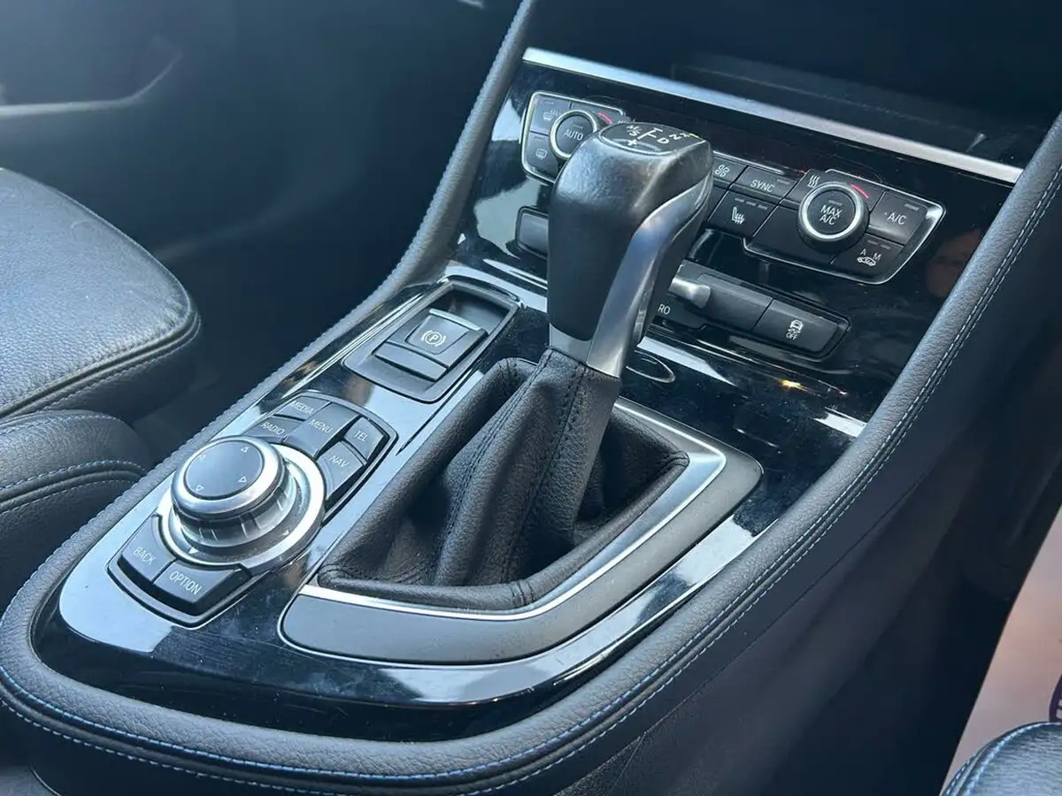 2015-bmw-2-series-20td-220d-xdrive-m-sport-gran-tourer-5d-big-31