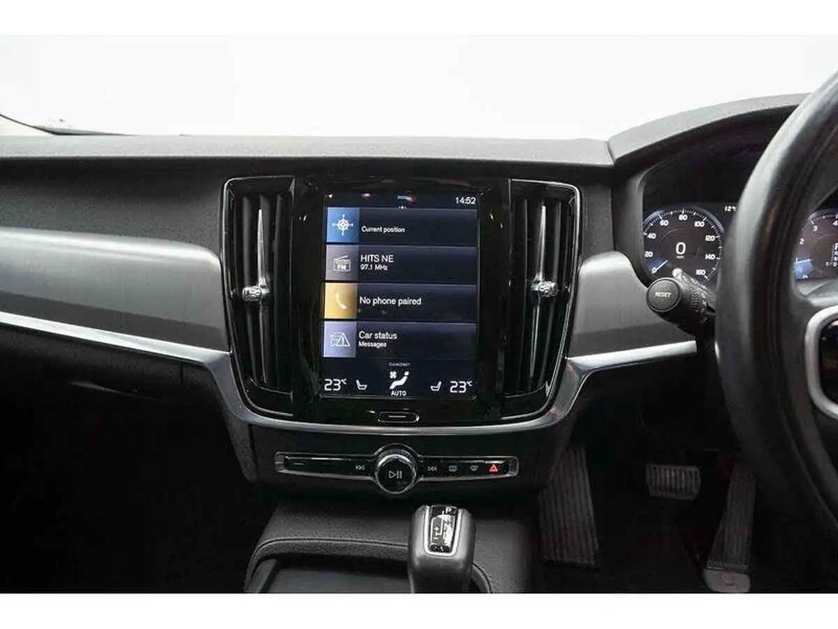 2019-volvo-v90-20-t4-momentum-plus-big-28