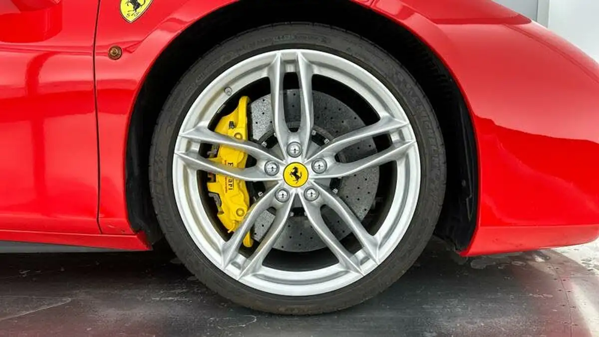 2017-ferrari-488-39-488-spider-big-19