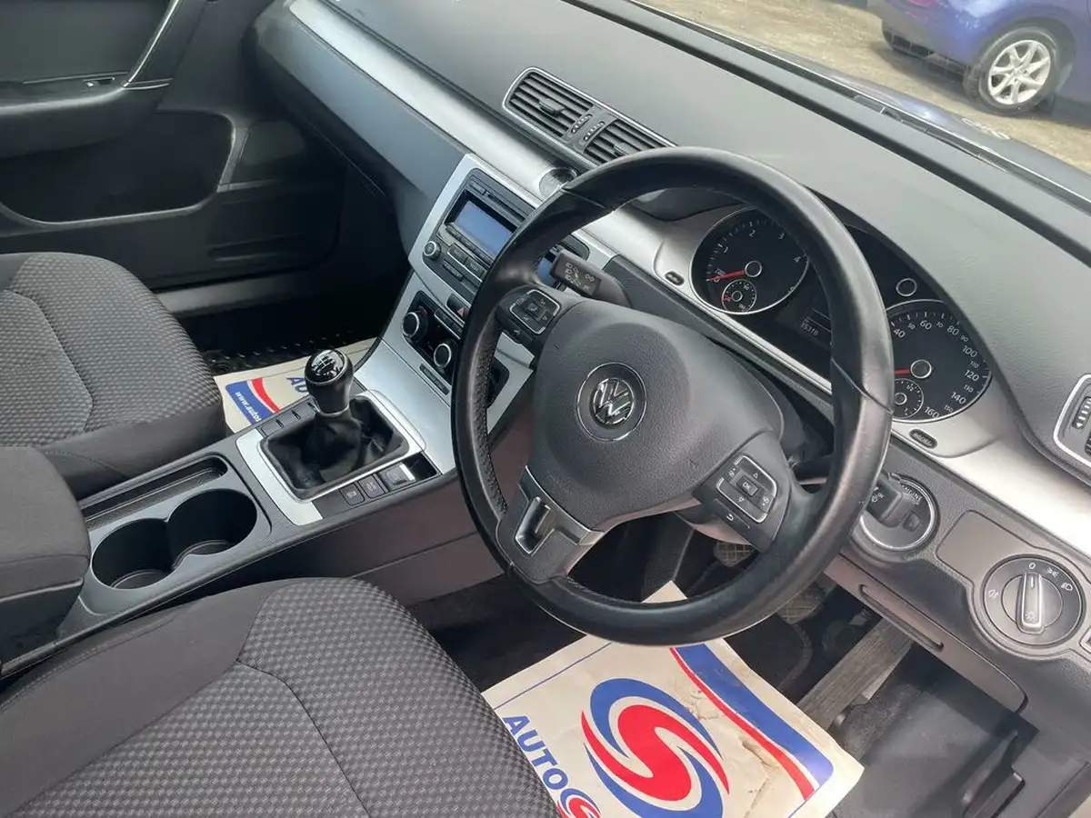2014-volkswagen-passat-16td-ss-saloon-4d-big-9