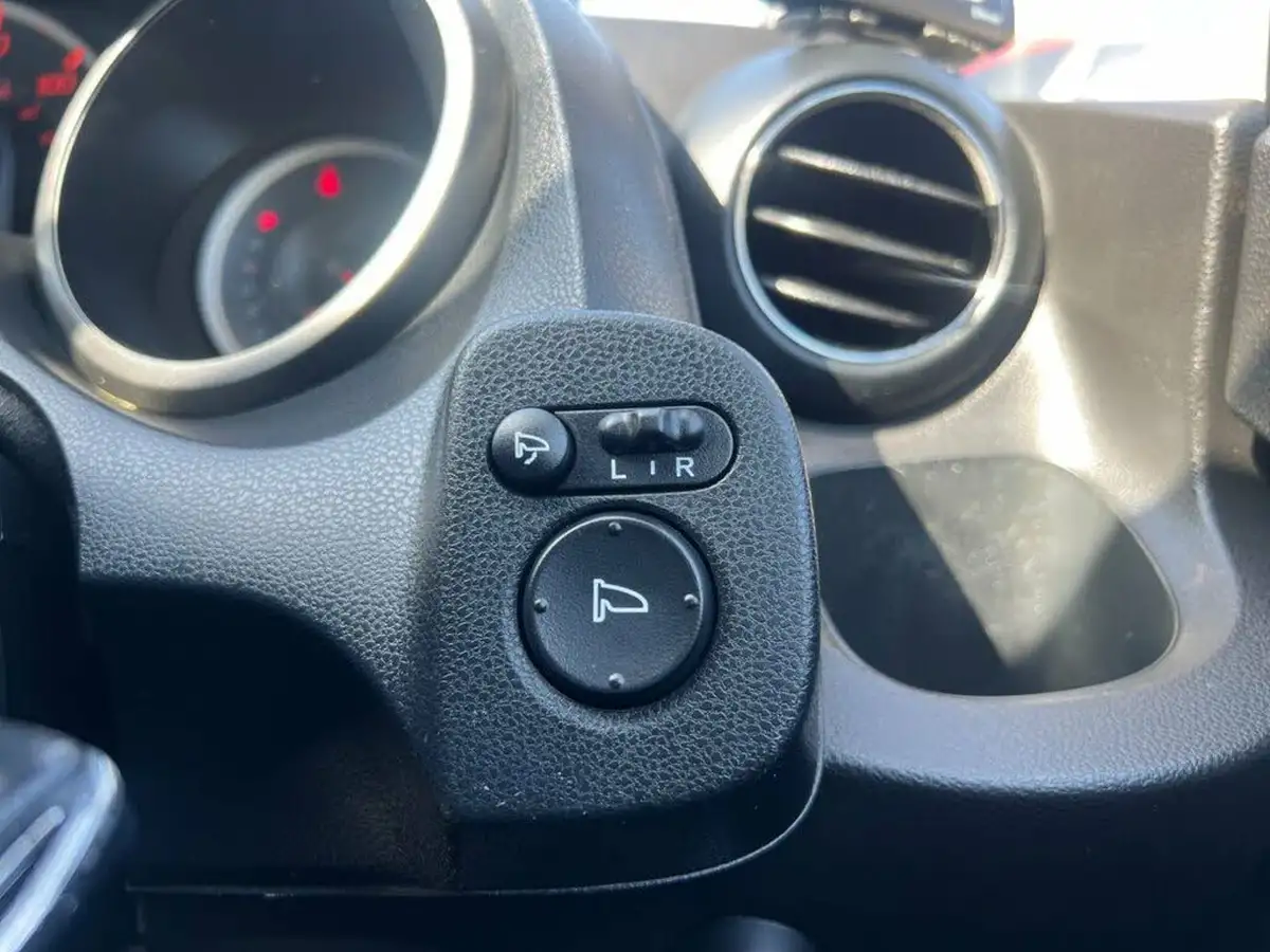 2015-honda-jazz-14-es-plus-cvt-big-22
