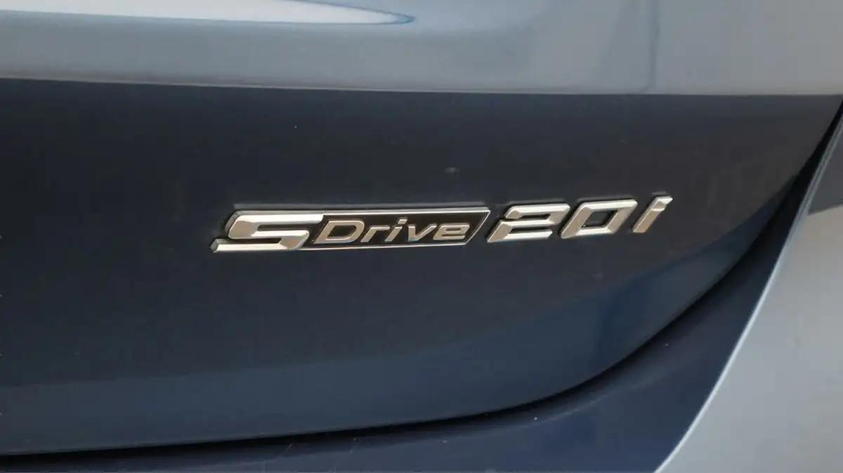 2022-bmw-x1-20-sdrive20i-xline-big-22