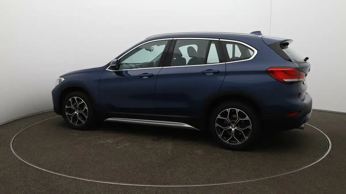 2022-bmw-x1-20-sdrive20i-xline-big-39