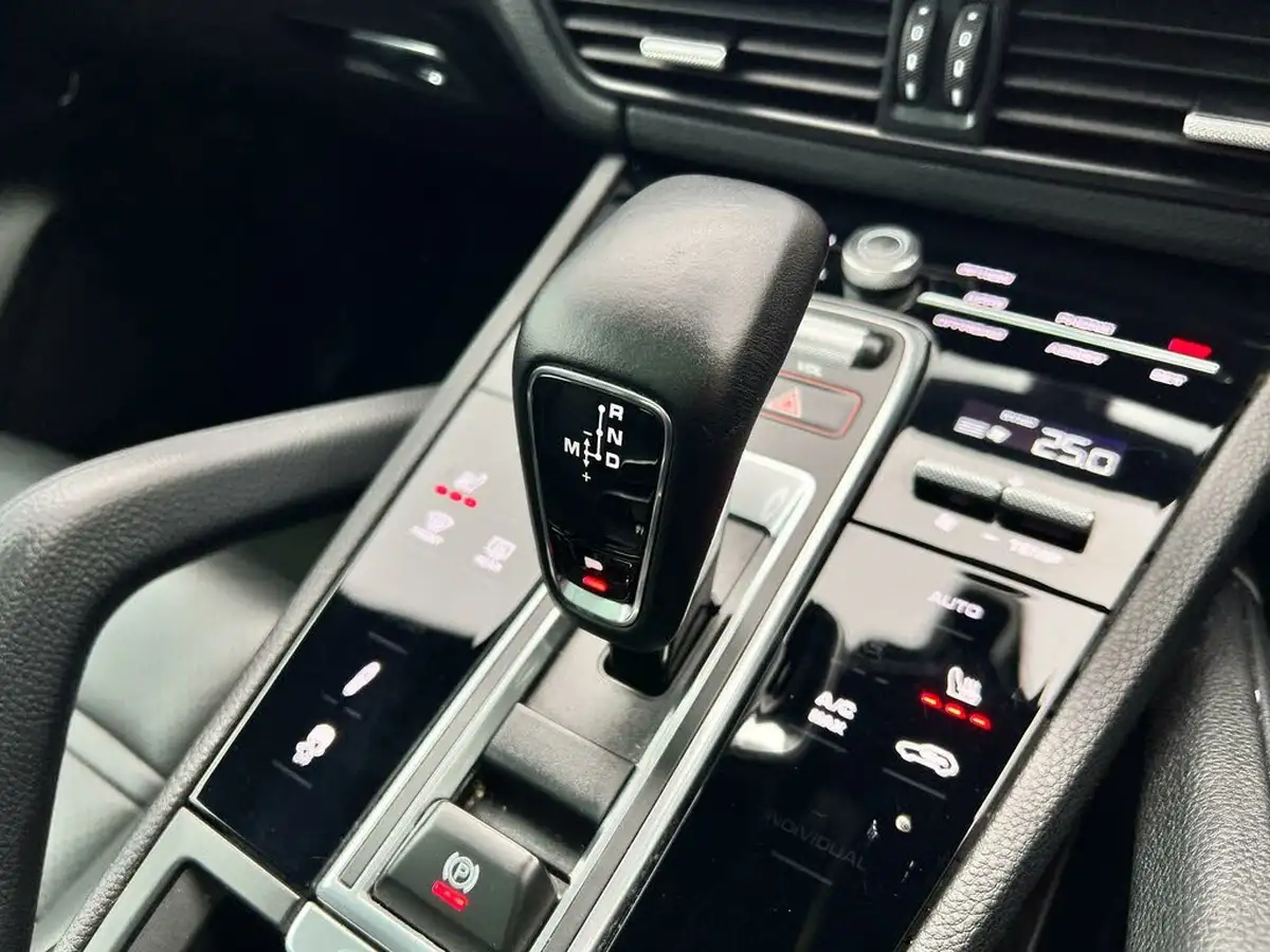 2023-porsche-cayenne-30-v6-platinum-edition-station-wagon-big-78