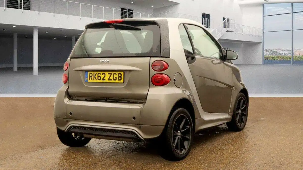 2012-smart-fortwo-10-passion-83bhp-coupe-softouch-big-3