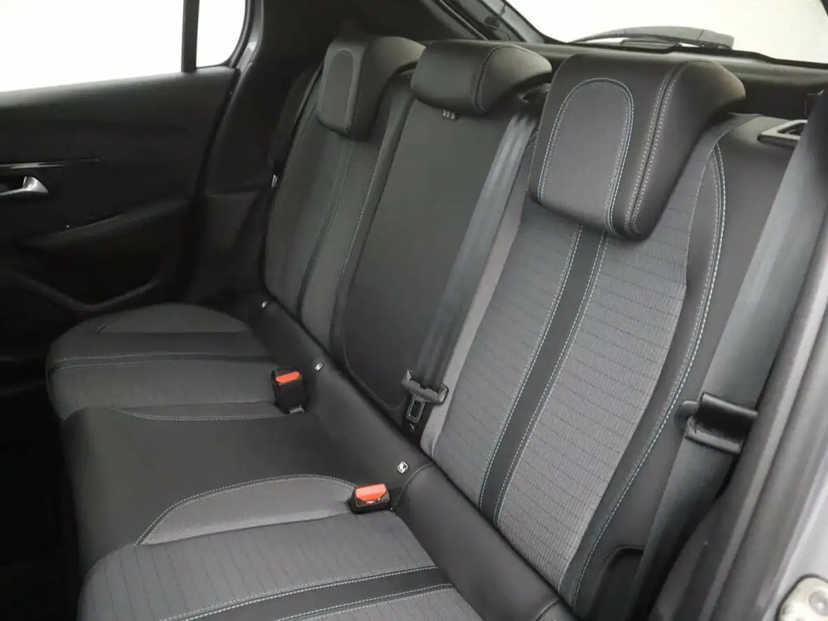 2022-peugeot-208-e-allure-premium-big-9