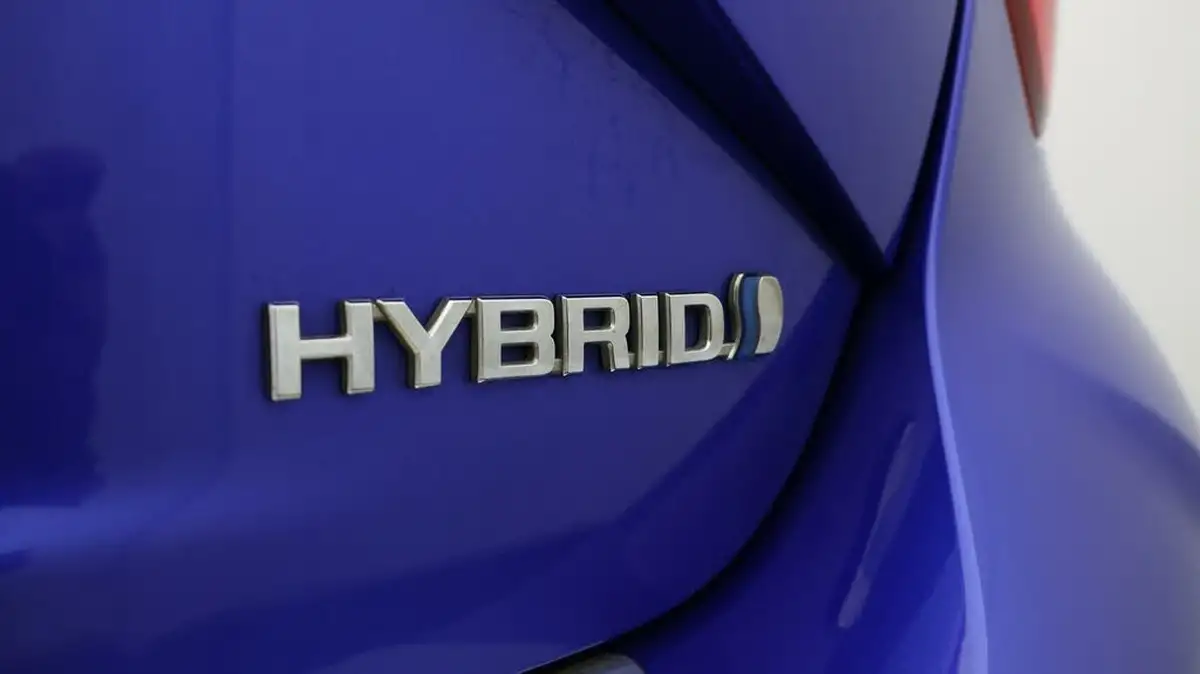 2020-toyota-yaris-15-vvt-i-y20-98bhp-hybrid-1497cc-e-cvt-big-20