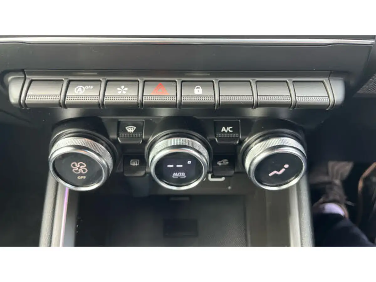 2024-renault-clio-10-tce-techno-big-32
