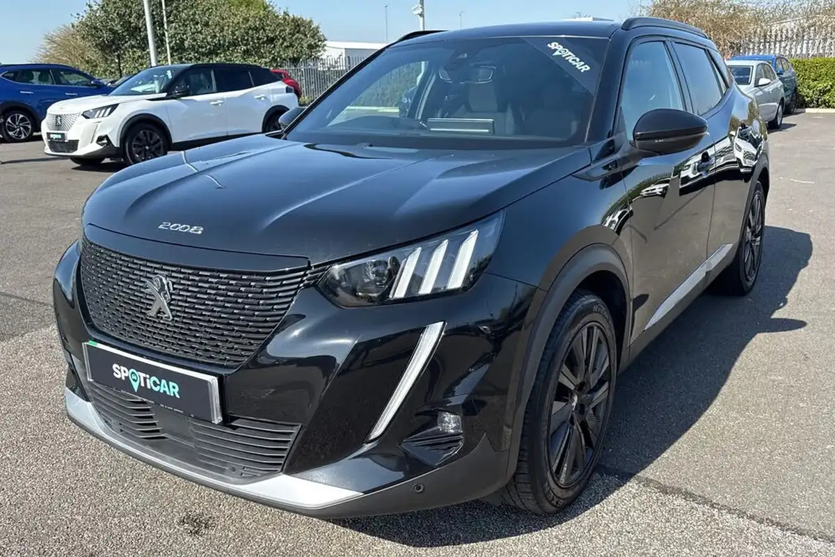 2021-peugeot-2008-suv-e-gt-premium-big-26