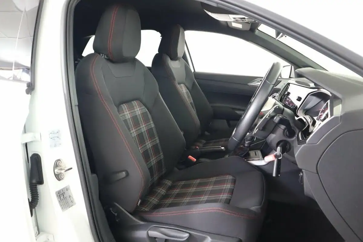 2020-volkswagen-polo-20-tsi-gti-big-10