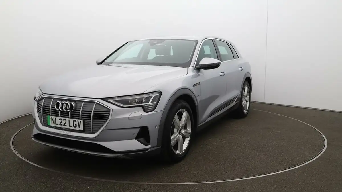 2022-audi-e-tron-55e-technik-station-wagon-big-30
