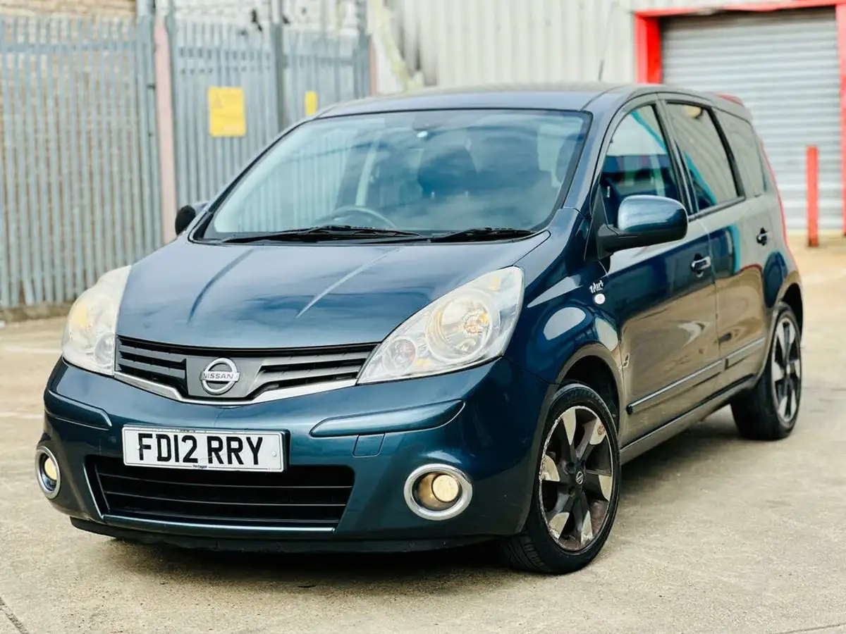 2012-nissan-note-14-n-tec-big-36