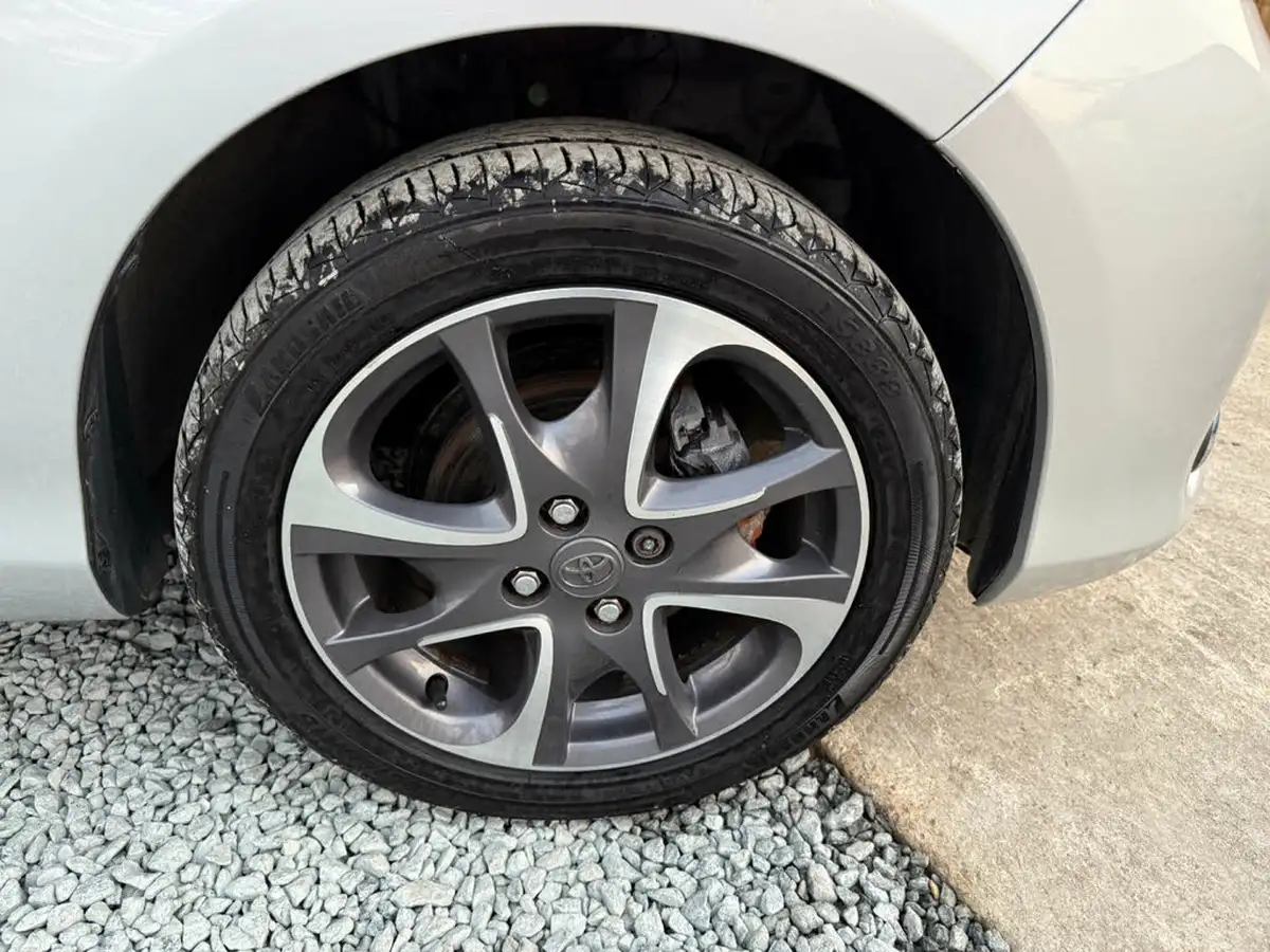 2013-toyota-yaris-133-trend-vvt-i-5d-big-27
