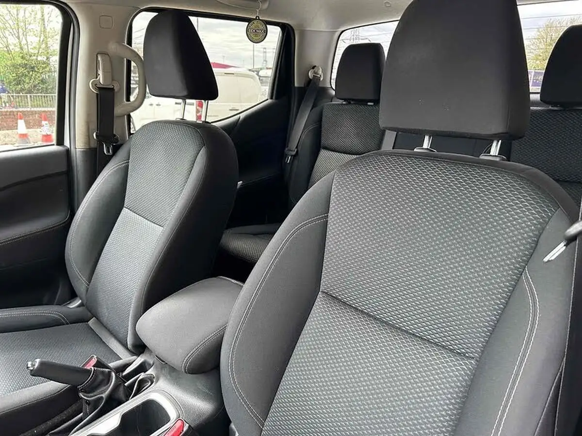 2021-nissan-navara-23dci-tt-n-connecta-8-navi-big-11