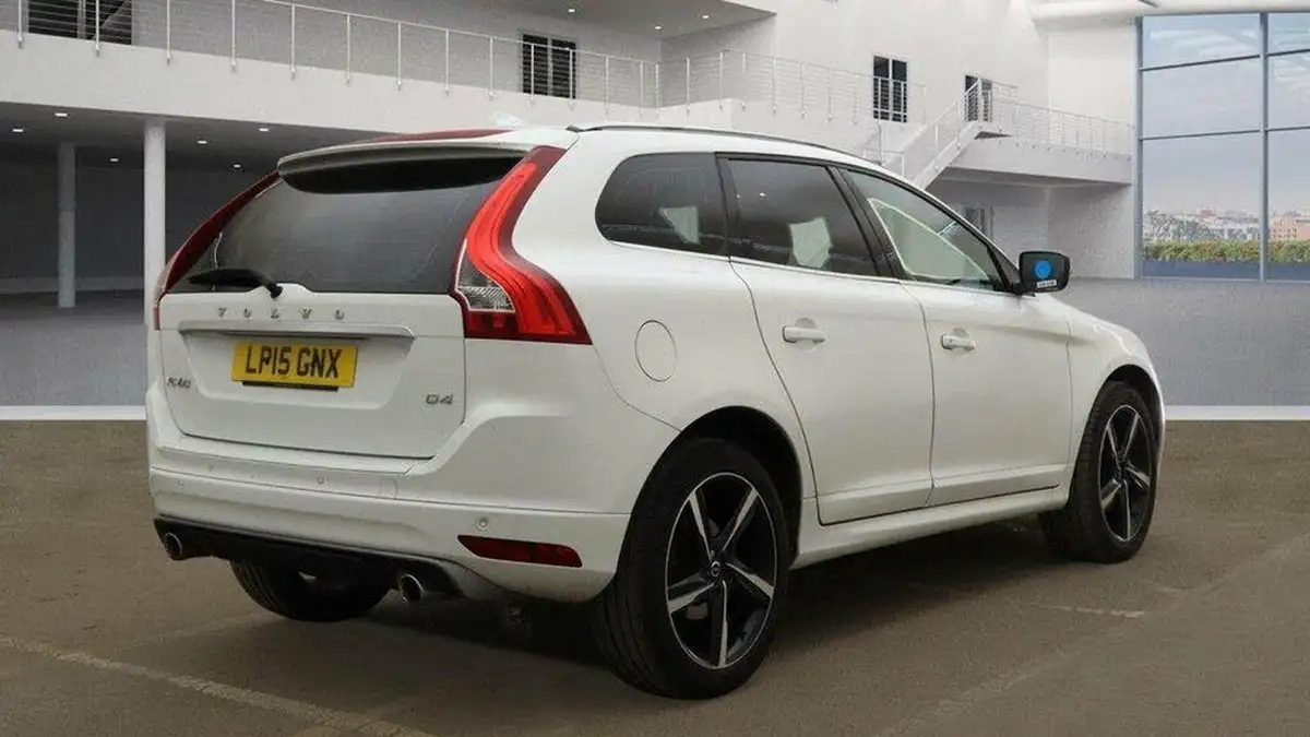 2015-volvo-xc60-20td-d4-r-design-lux-181bhp-nav-geartronic-big-3