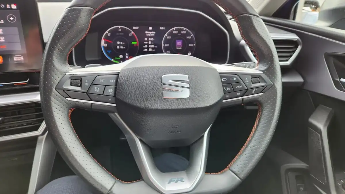 2021-seat-leon-14-e-hybrid-fr-hatchback-big-11