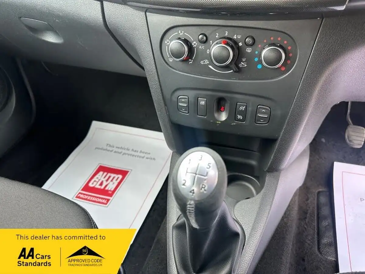2017-dacia-sandero-stepway-09-tce-laureate-big-12