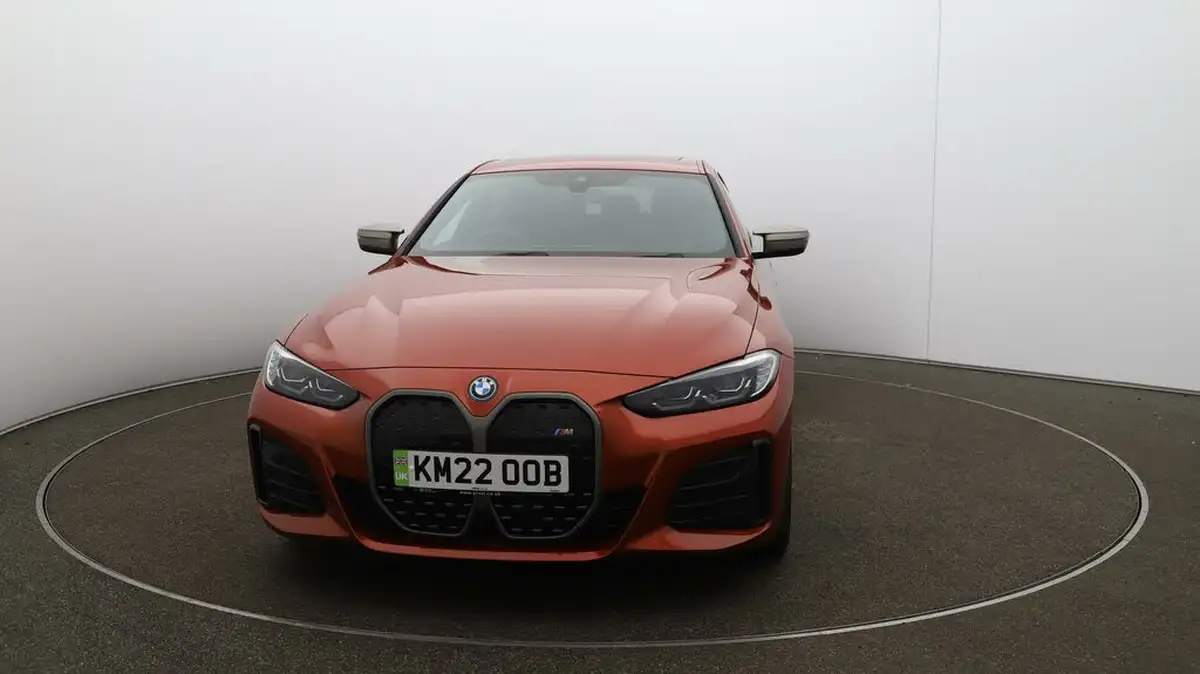 2022-bmw-i4-e-m50-big-35