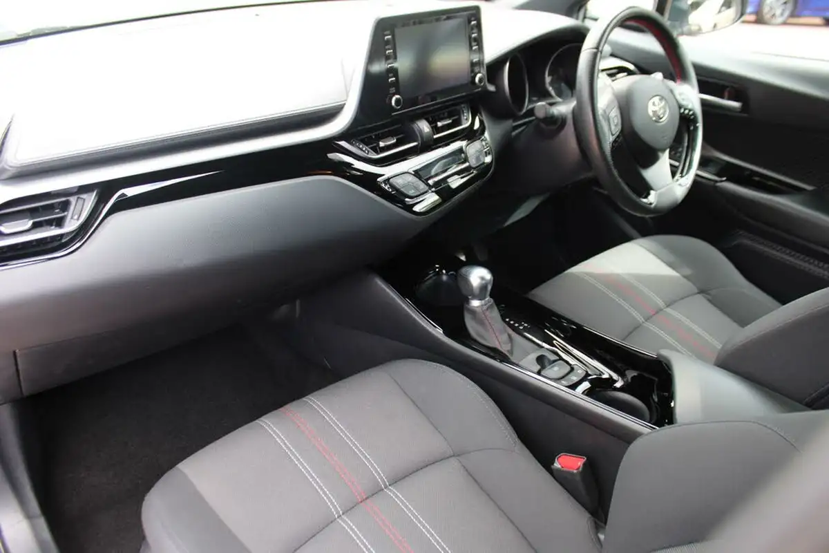 2021-toyota-c-hr-20-vvt-i-gr-sport-big-17