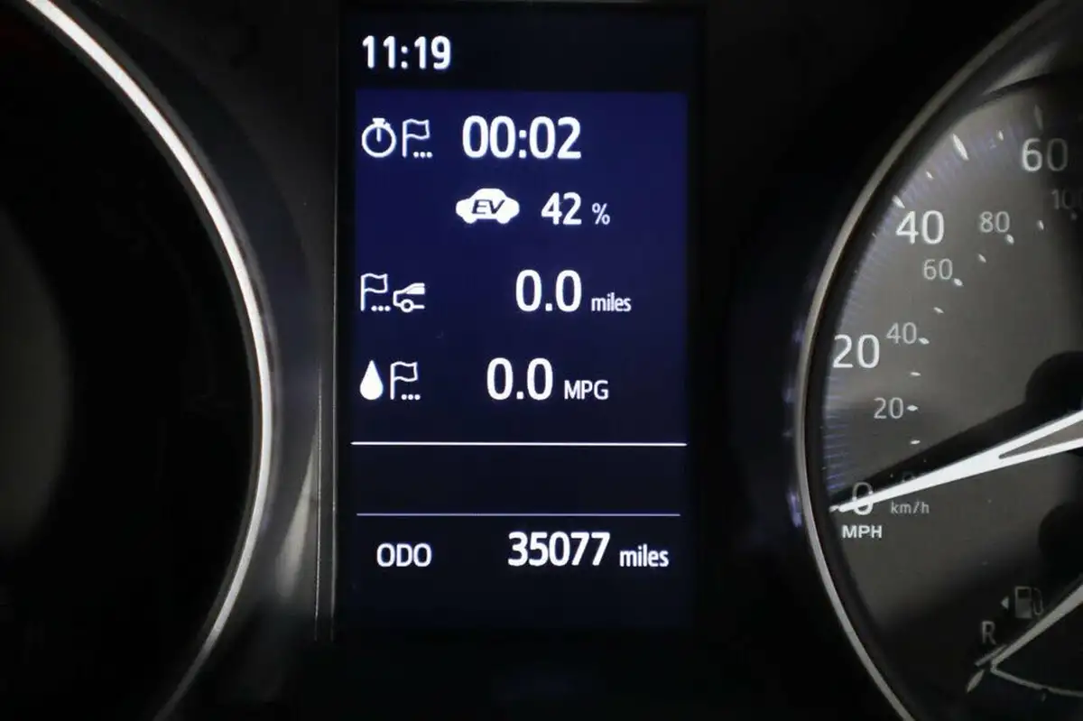 2021-toyota-c-hr-18-vvt-i-icon-big-34