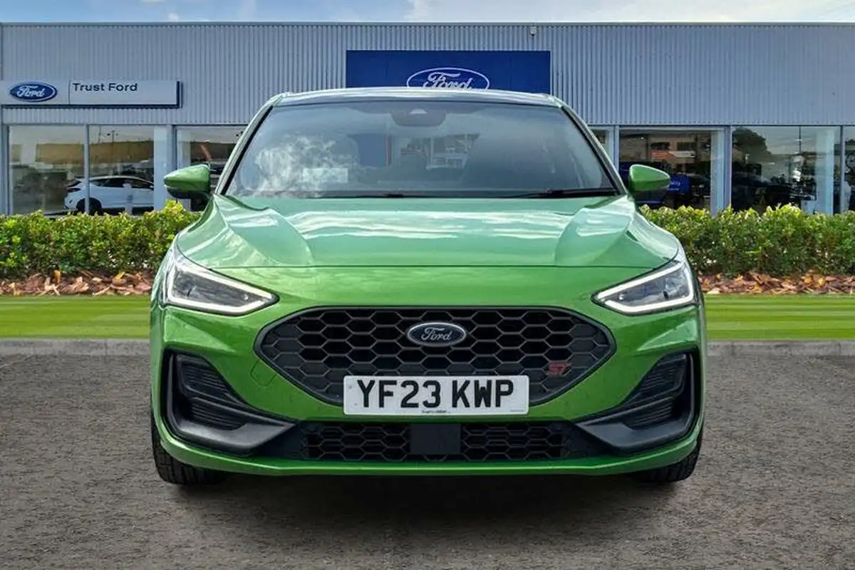 2023-ford-focus-23t-st-hatchback-auto-big-5