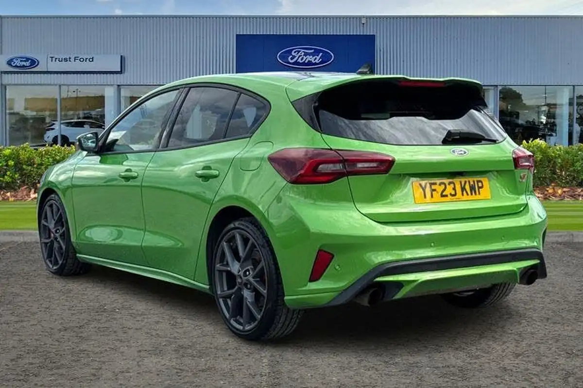 2023-ford-focus-23t-st-hatchback-auto-big-1