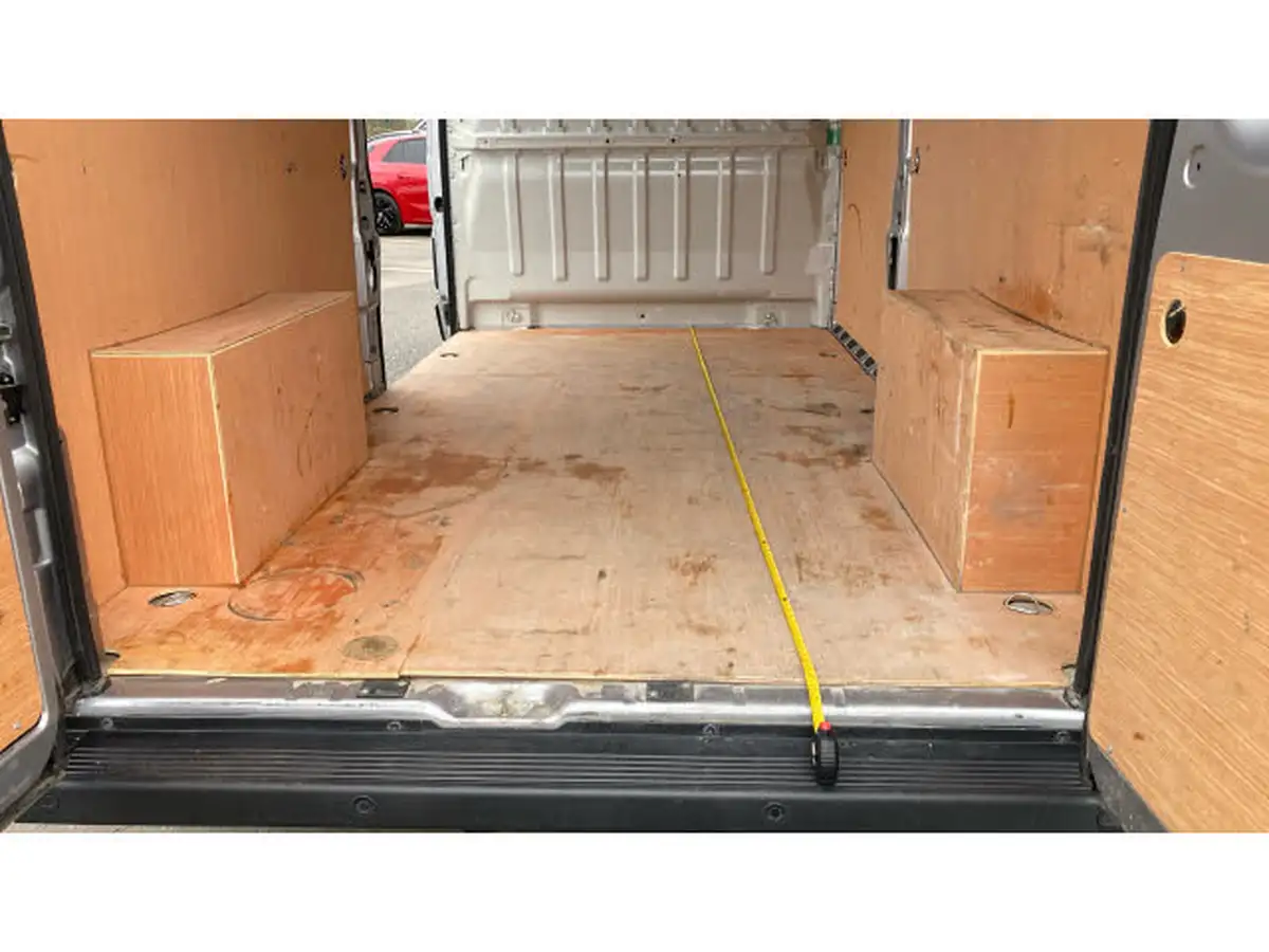 2023-peugeot-boxer-22-bluehdi-professional-premium-335-l3h2-panel-big-26