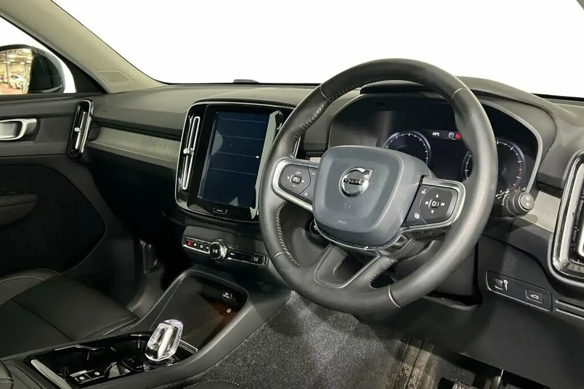 2019-volvo-xc40-20-t4-inscription-awd-big-6