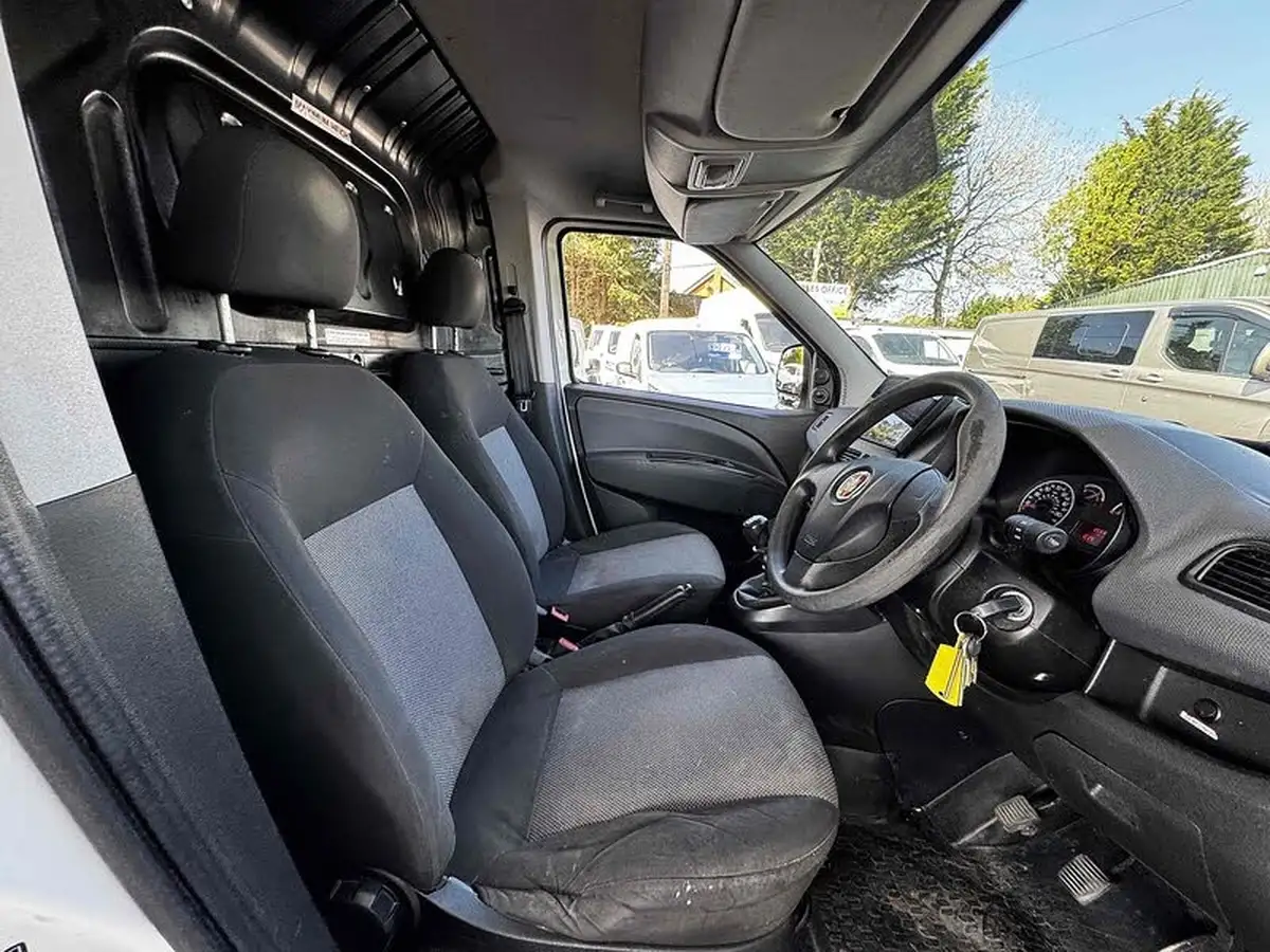 2014-fiat-doblo-cargo-16td-105eu-l1-panel-van-big-26