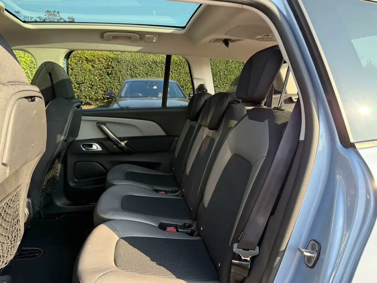 2015-citroen-grand-c4-picasso-16bluehdi-exclusive-eat6-big-52