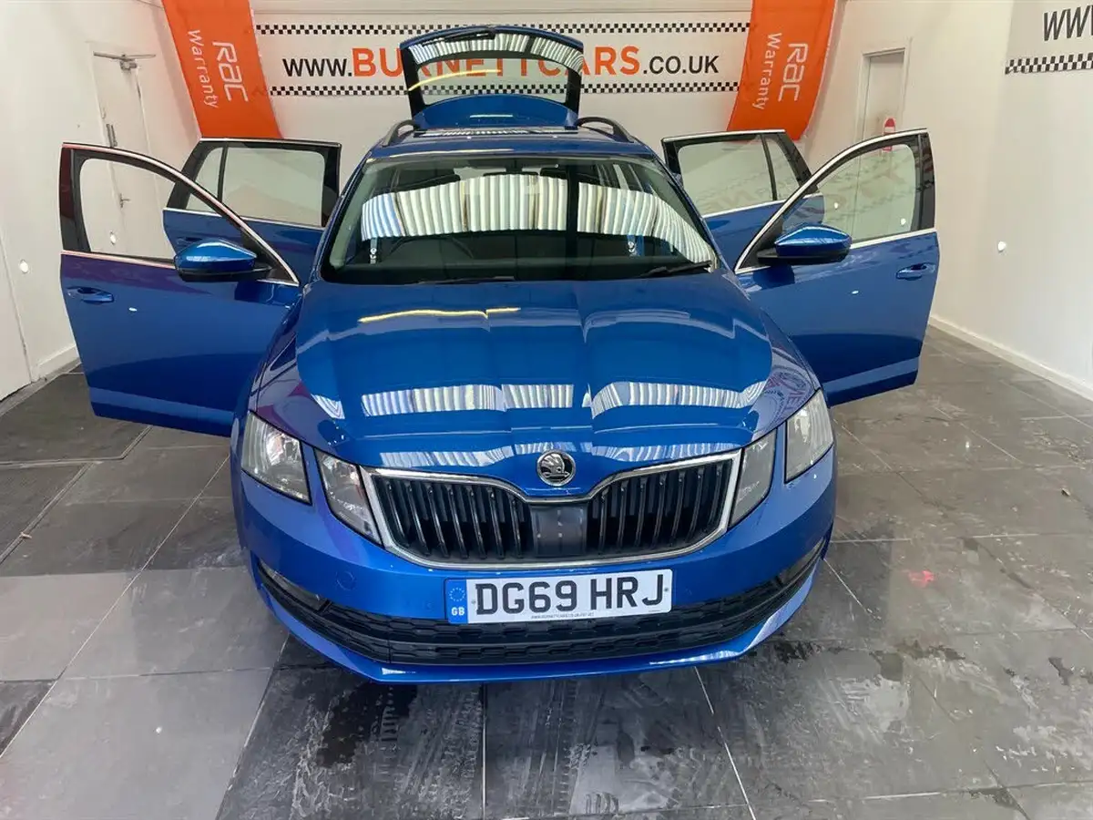 2019-skoda-octavia-16tdi-se-technology-estate-big-11