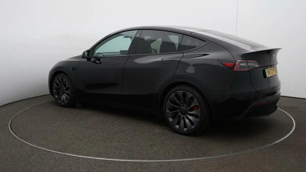 2023-tesla-model-y-e-performance-big-27