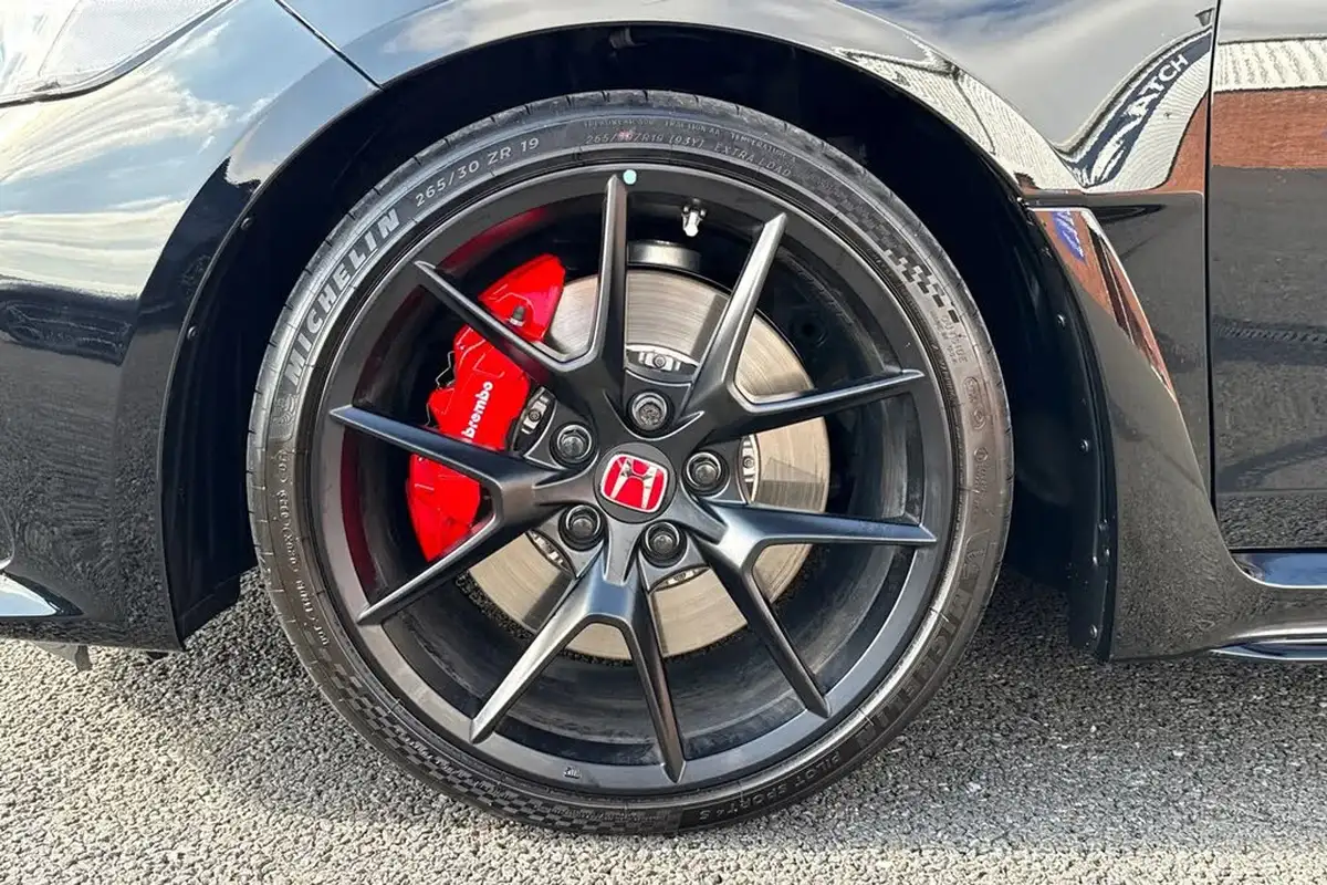 2024-honda-civic-20-i-vtec-type-r-big-14