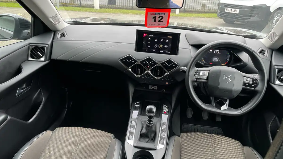 2023-ds-ds-3-crossback-12-puretech-bastille-100ps-big-3