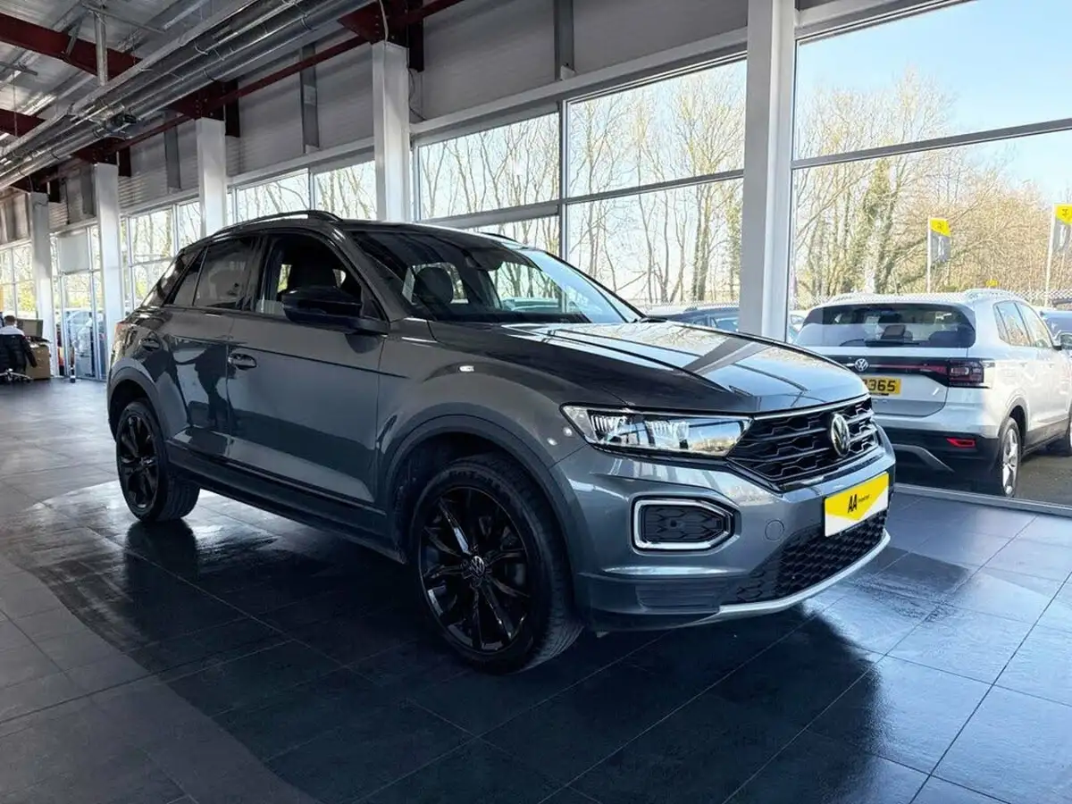 2021-volkswagen-t-roc-15-tsi-black-edition-dsg-big-1