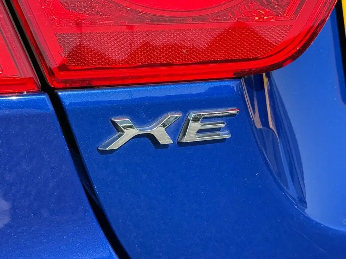 2017-jaguar-xe-20i-prestige-200ps-ss-1999cc-big-44