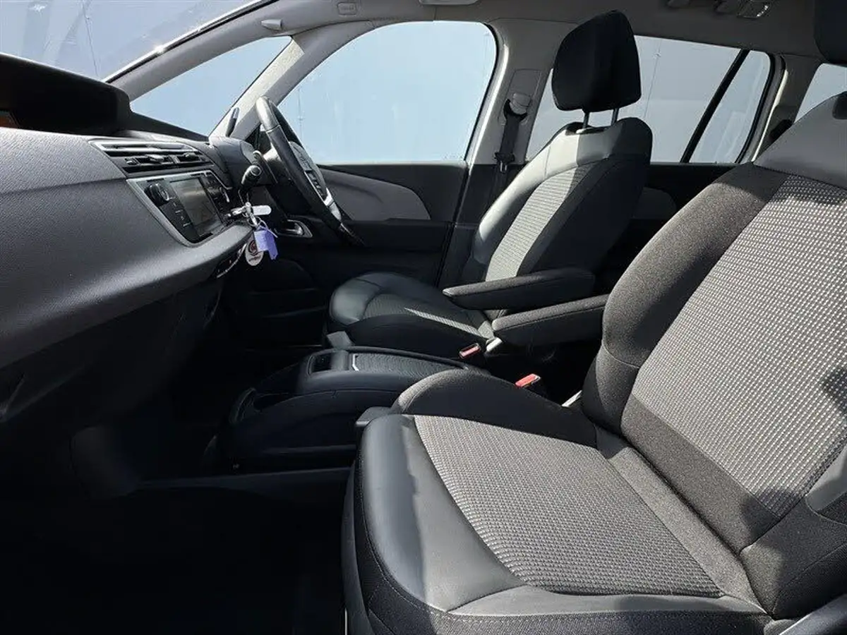 2022-citroen-grand-c4-spacetourer-12-puretech-shine-eat8-big-10