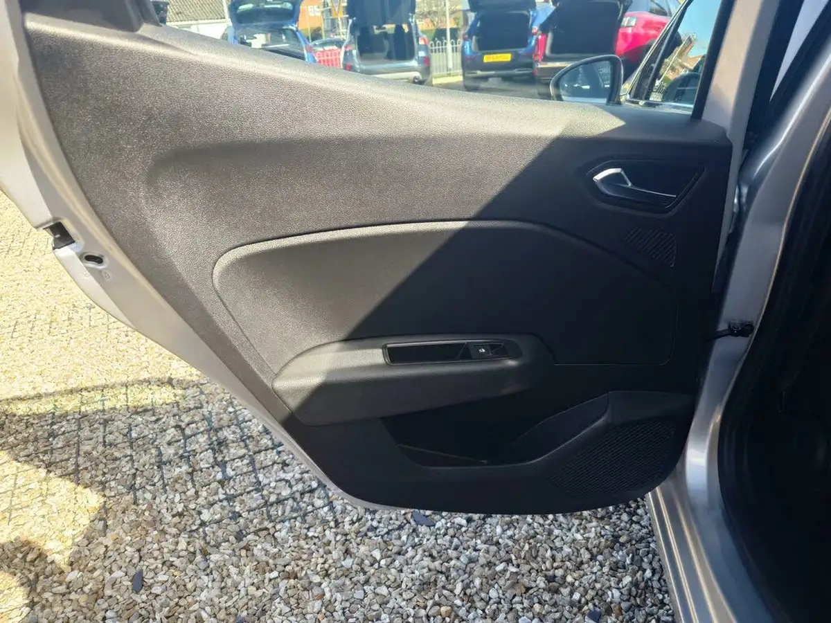 2022-renault-clio-10-tce-se-edition-big-16