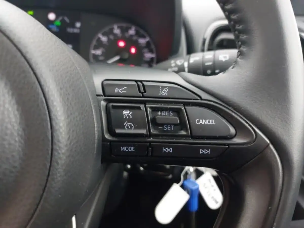 2022-toyota-yaris-15-vvt-i-icon-big-17