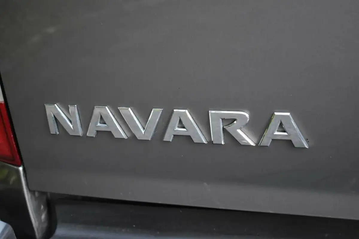 2020-nissan-navara-23dci-tt-n-guard-8-navileathersunroof-auto-big-28