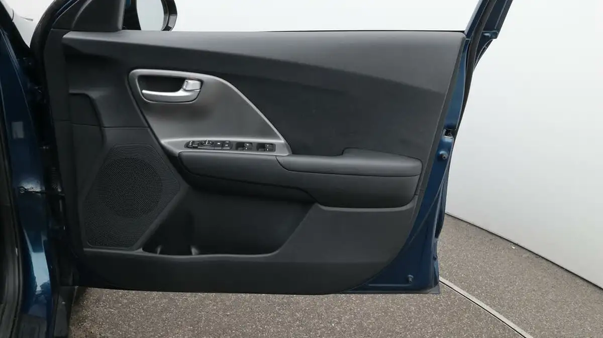 2022-kia-niro-16-gdi-2-139bhp-156kwh-big-15