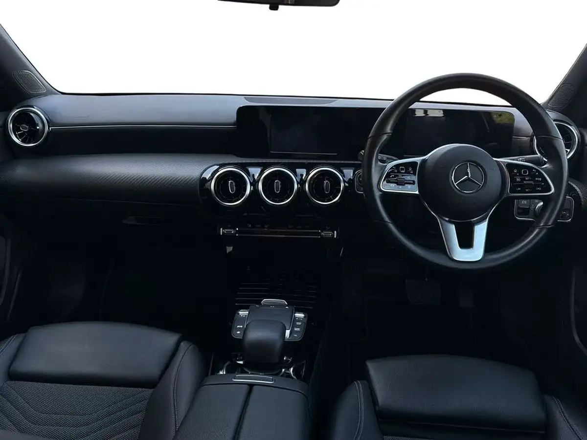 2021-mercedes-benz-a-class-13-a180-se-7g-dct-big-8