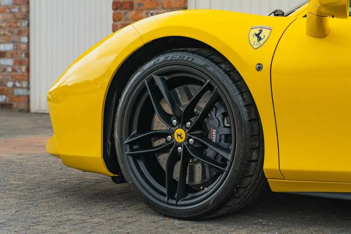 2018-ferrari-488-39-488-gtb-big-10