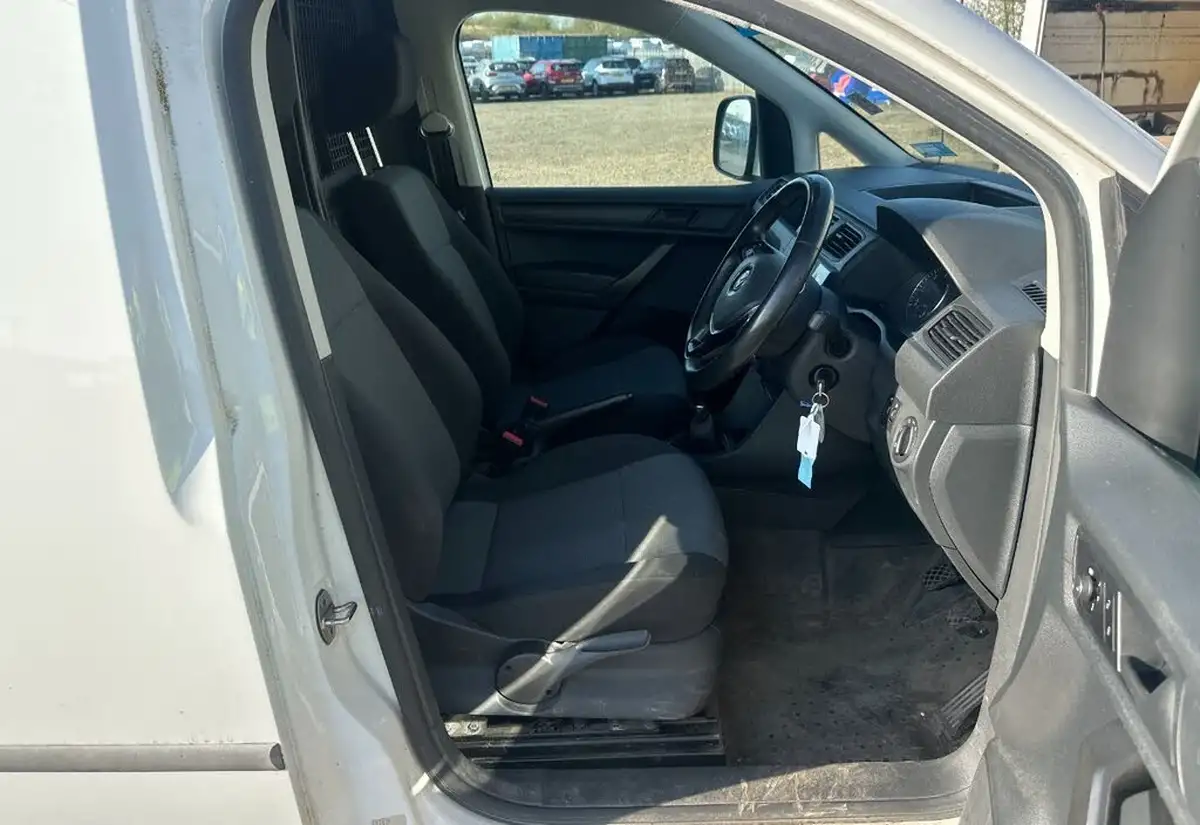 2018-volkswagen-caddy-20tdi-c20-trendline-bmt-102pseu6-big-8